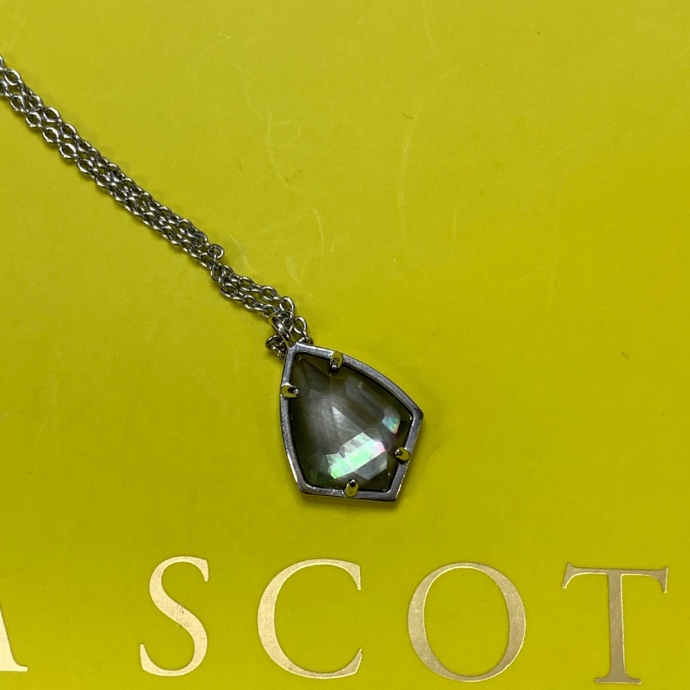 Kendra Scott Necklace